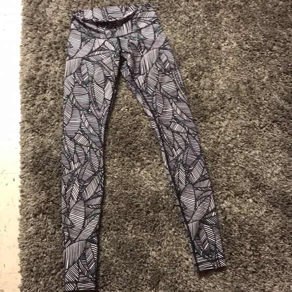 lululemon leggings - Picture 2 of 4